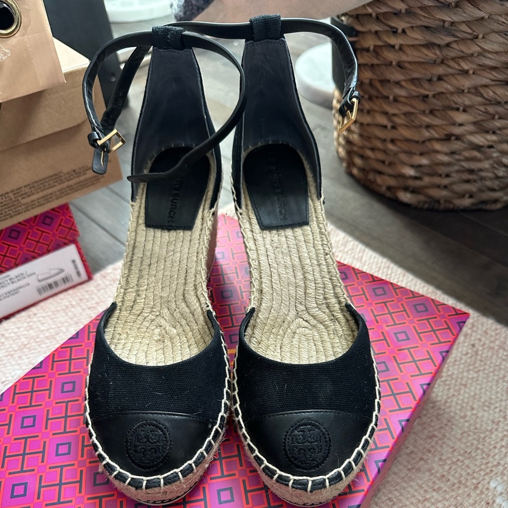 Autentic Tory Burch Black Espadrilles